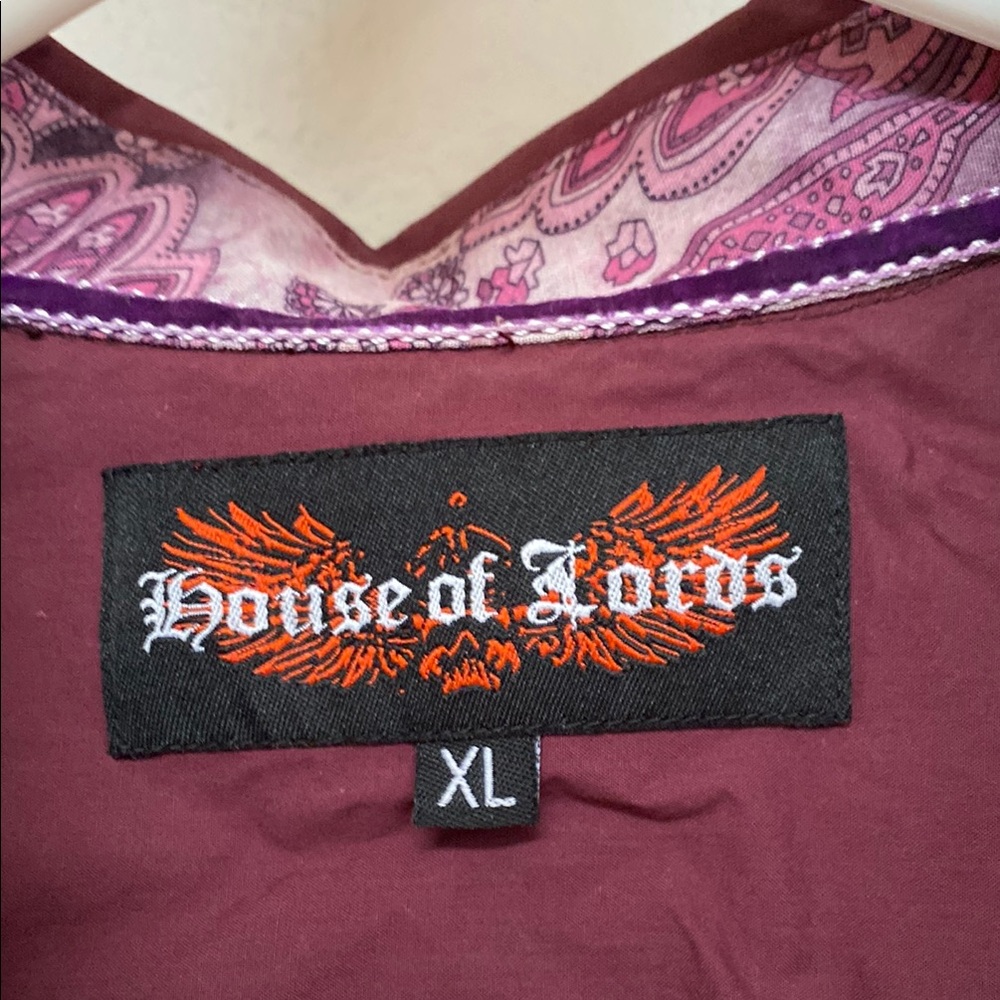 3/$25 Men's Maroon Embellished Casual Shirt Brand: House of Lords - Picture 2 of 6